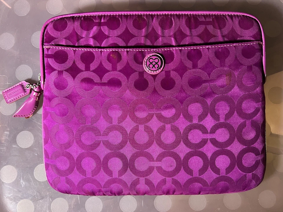 Funda para tablet COACH iPad rosa Foto 2 de 4