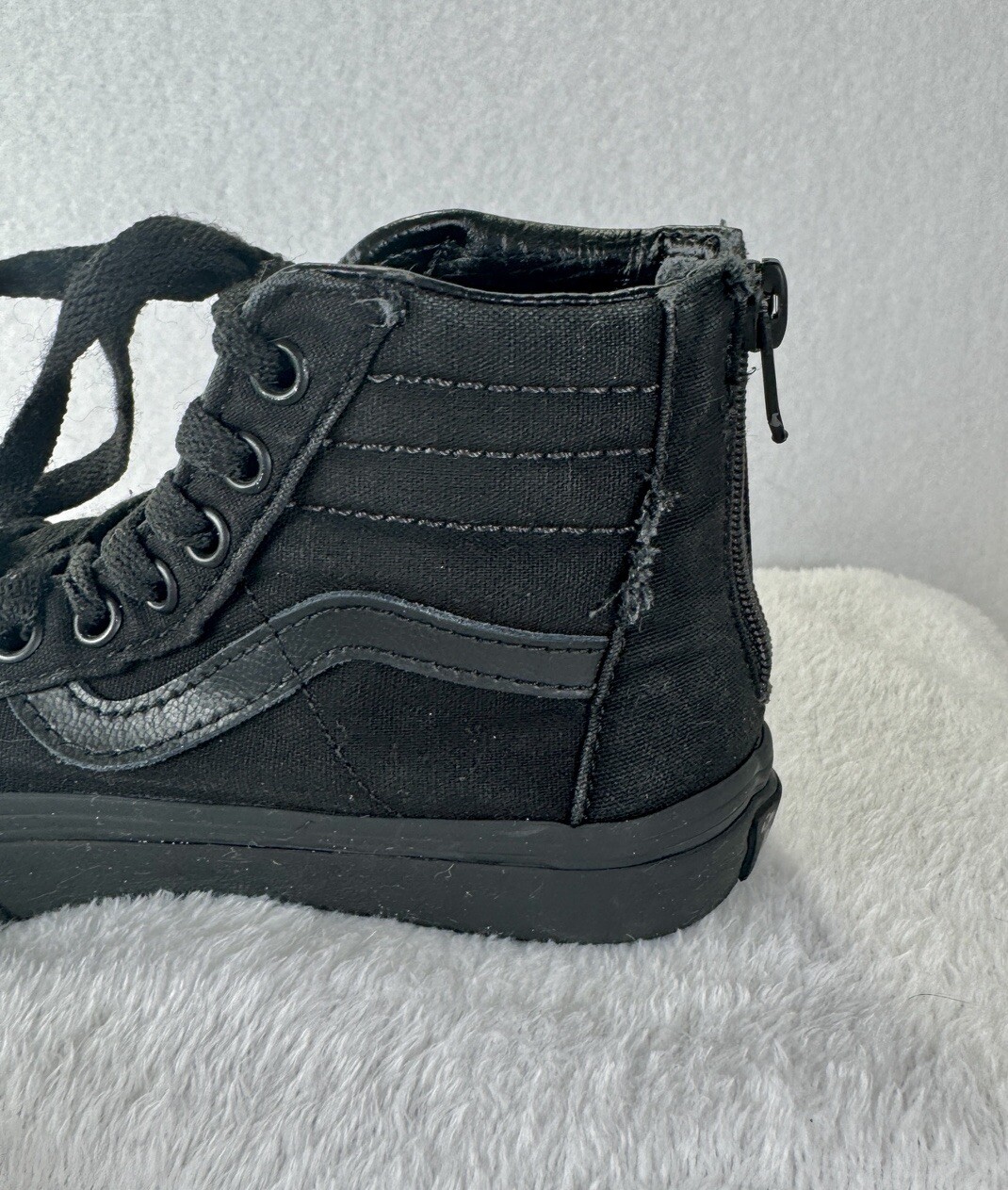 Vans Sk8 Hi Zip Shoes Kids Size 13.5 Sneakers Triple Black Youth Skater Hi-Top thumbnail 2