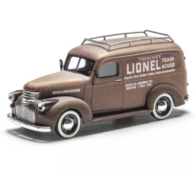 LIONEL TRAIN HOUSE 1946 CHEVROLET PANEL TRUCK 1:48 DIE CAST O GAUGE VEHICLE