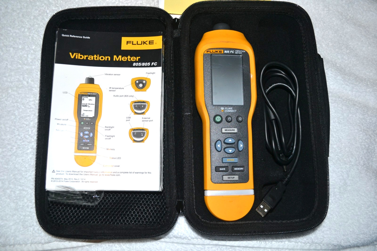 Fluke 805 FC Vibration Meter with Fluke Connect Bearings and Overall Vibration
