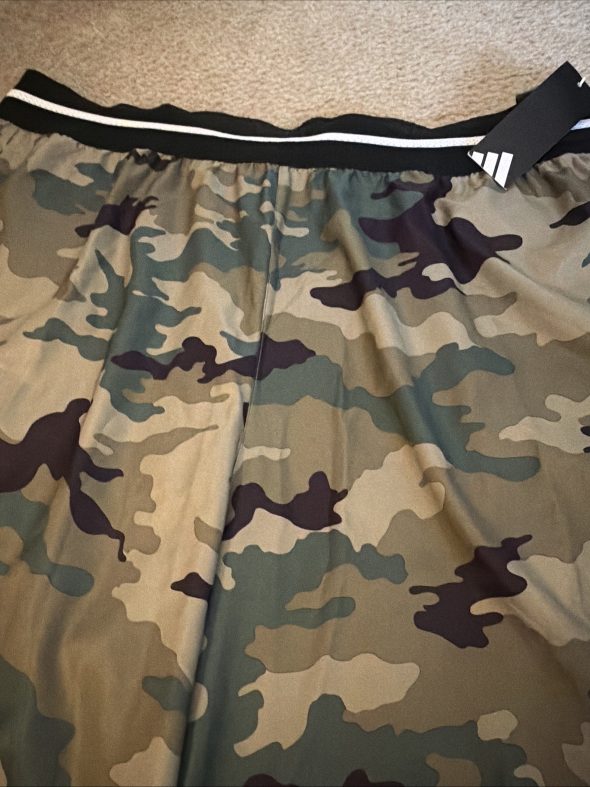 NWT ADIDAS Men's Size 2XL Loose Fit 7” Inseam Basketball Shorts Camo thumbnail 4