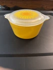 Vintage Pyrex 1 Qt Sunflower Daisy Yellow Dish With Lid