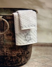 Coppia Asciugamani Viso e Ospite con Ricamo Lettera Alfabeto 100% Cotone