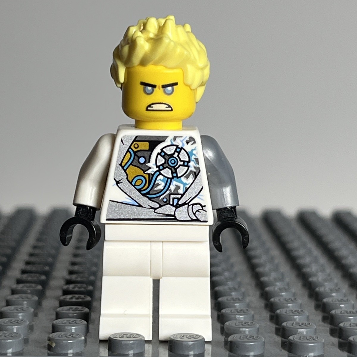 LEGO Ninjago Zane Minifigure Rebooted Techno Robe Battle Damage
