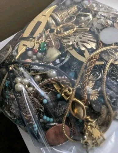 3 Pounds Jewelry Costume Vintage Mix LBS  necklaces bracelets pins rings etc lbs