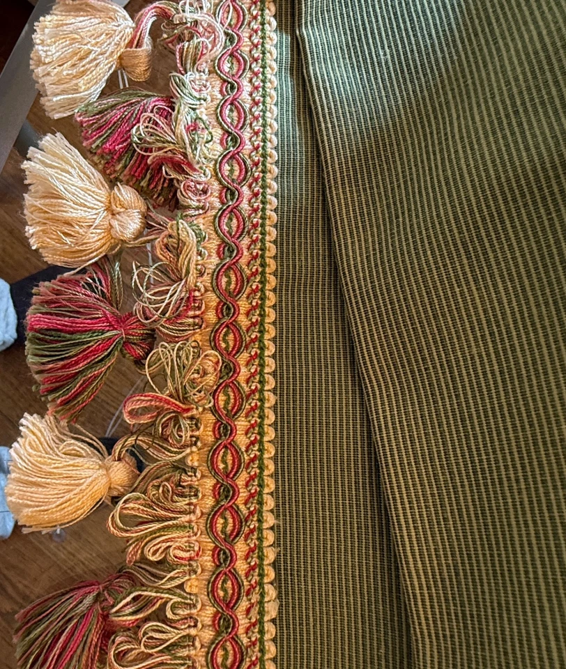 4 Tonos Romanos Vintage - Otomana de Algodón Verde con Borla Top Floral ZZ652 Foto 3 de 4