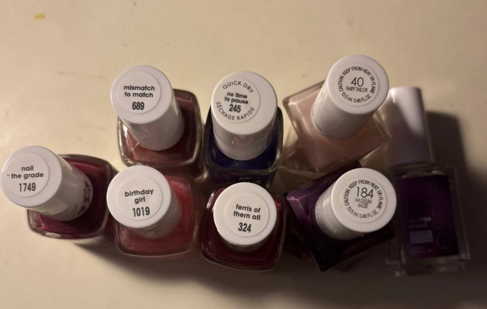 Lote de 8 esmaltes de uñas Essie — tamaño completo — nuevos — tonos mixtos y capa superior Foto 3 de 3