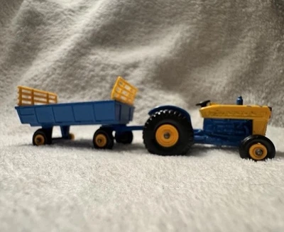 Vintage Lesney Matchbox #39 Ford Tractor & #40 Trailer NM, box for tractor - Image 1 of 4
