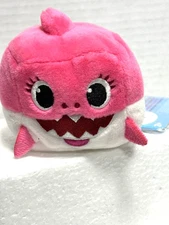 WowWee Pinkfong Baby Shark Singing Plush Mommy Pink NEEDS BATTERY 2018 Sealed
