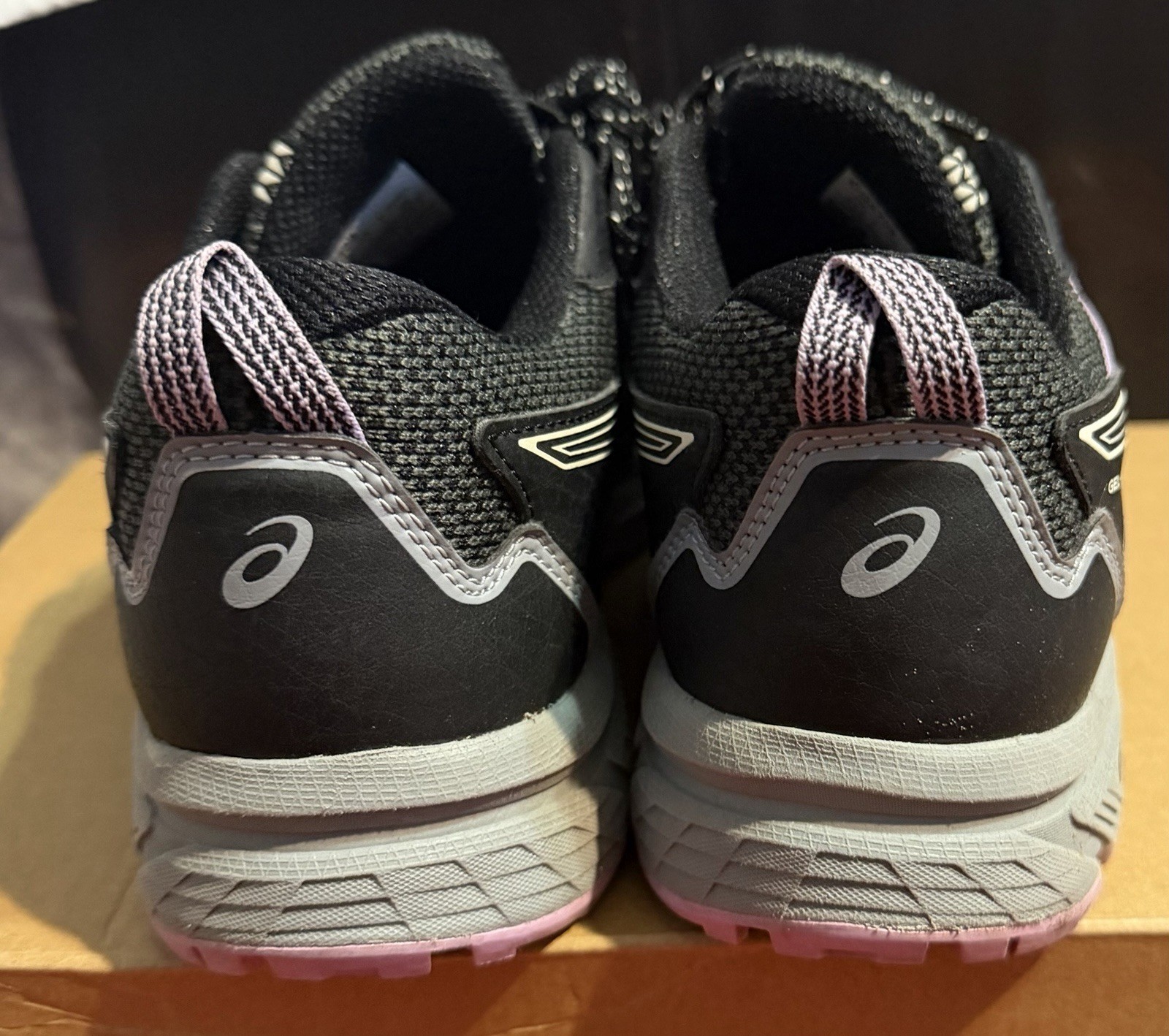 Asics Women’s Gel Venture 8 Sneakers Size 7 thumbnail 3