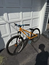 Haro Steel Reserve 1.1 Dirt Jumper - 26" Wheels, Excellent Condition