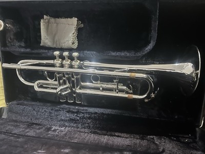 King 601 Silver Trumpet w/Case/Vincent Bach 7C Mouthpiece. Excellent Condition