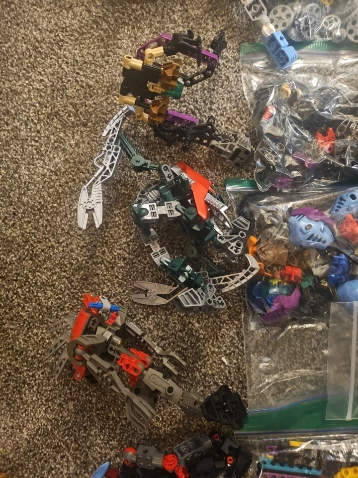 Huge Lego Bionicles/Technic Lot  Parts - Image 3 of 4
