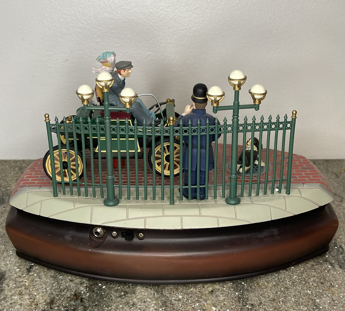 Picture 3 of 9