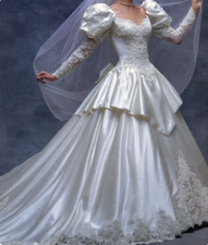 Vintage White Ivory Wedding Dresses Long Sleeves Satin Appliques Bridal Gowns