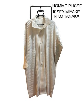 HOMME PLISSE ISSEY MIYAKE + IKKO TANAKA Collection White Black 