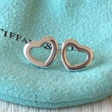 Orecchini Tiffany & Co. in argento sterling 925 con mini perno a cuore aperto