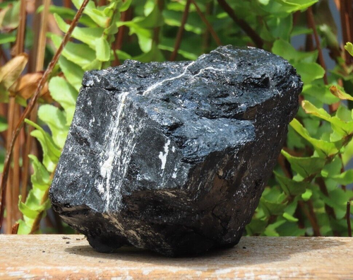 Pieza de cristal de turmalina negra cruda y áspera 505 gramos de la India mineral natural - Imagen 10 de 23