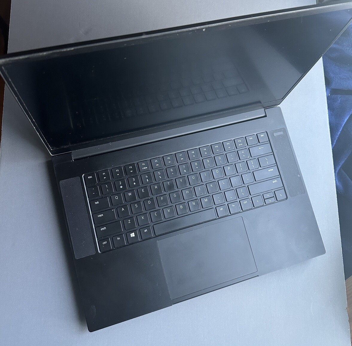 Razer Blade 15” Base (2021) RZ09-0410 RTX 3060 Core i7 16gb RAM  512 GB