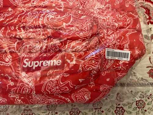 Supreme Puffer Backpack Red Paisley FW22 Water Resistant Pertex Poly 30L New - Picture 6 of 9