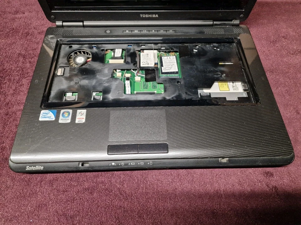 Toshiba Satellite L300-29X Laptop Faulty For Parts Missing Parts Read Descriptio - Image 3 of 4