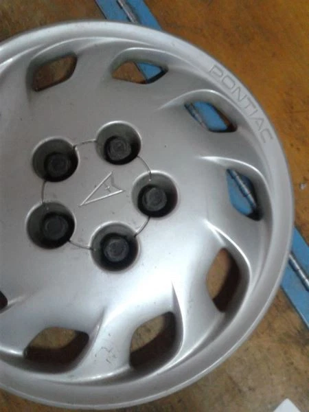 Tampa de roda compatível com 91-93 GRAND PRIX 28344 - Imagem 2 de 3