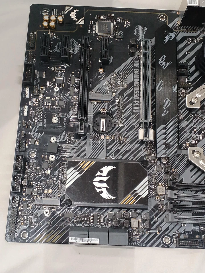 Placa Base ATX ASUS TUF GAMING B550-PLUS (WI-FI) AMD B550 DDR4 Socket AM4 - Imagen 3 de 4