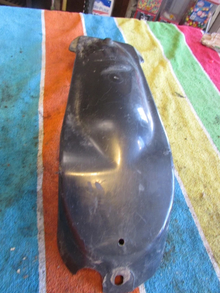 Guardabarros interior trasero Honda XL75 1977 Foto 3 de 4