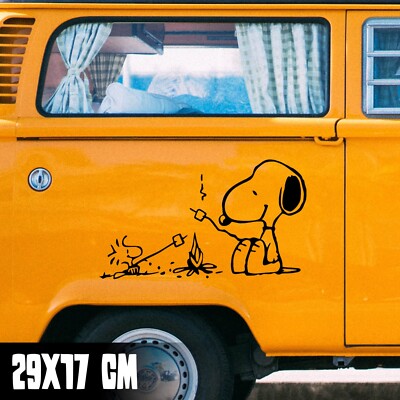 AUTO AUFKLEBER ''SNOOPY AM LAGERFEUER'' 29X17CM TUNING STICKER VAN WOHNMOBIL #0228