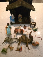 Vintage Italy Nativity Set 15 Pieces Wooden Manger Colorful Characters / READ