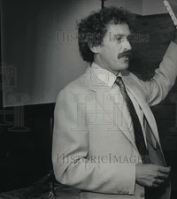 1983 Press Photo Tom Benson, furniture care specialists with Johnson Wax