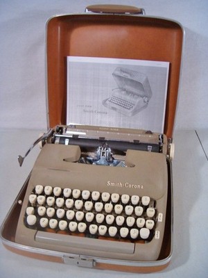 See Video - Vintage 1959 Smith Corona Silent Super Typewriter w/ Case - Tested