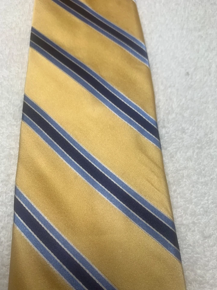 SADDLEBRED GRAVATA MASCULINA AMARELA COM AZUL E AZUL MARINHO 3,5 X 61 - Imagem 3 de 4