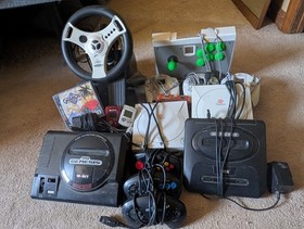 SEGA Dreamcast Console Bundle  Controllers  Memory Cords - Tested WORKING