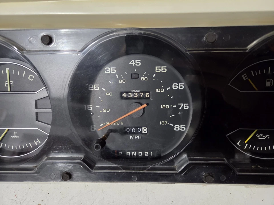 1981-1989 Dodge Ram D100 D150 D250 W150 W250 RamCharger приборная панель - Изображение 2 из 4
