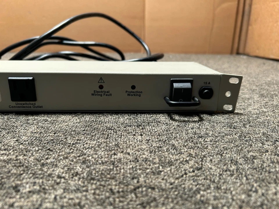 3 X APC NET9RM SurgeArrest Network 9-Outlet Power Distribution - Image 4 of 4