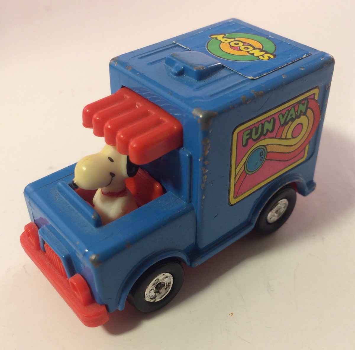 Aviva Snoopy Peanuts Fun Van # C19 Diecast Vintage Truck 1:64