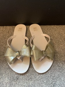 beige flip flops ladies