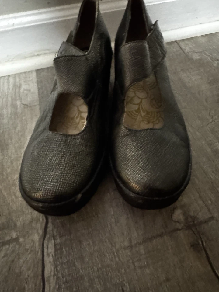 Zapato FLY London Yogo Cuña Mary Jane Negro Talla 41 EE. UU. 10 Excelente Estado Foto 4 de 4