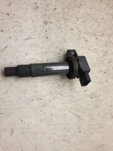 06-19 MONTAJE BOBINA DE ENCENDIDO TOYOTA YARIS 1.5L 4CYL  Foto 2 de 4