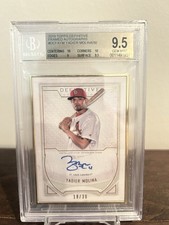 2019 Topps Definitive Collection Yadier Molina Gold Framed Auto /30 Beckett 9.5