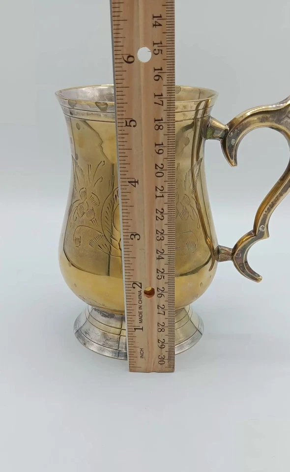 Taza/taza vintage de latón grabado Foto 4 de 4