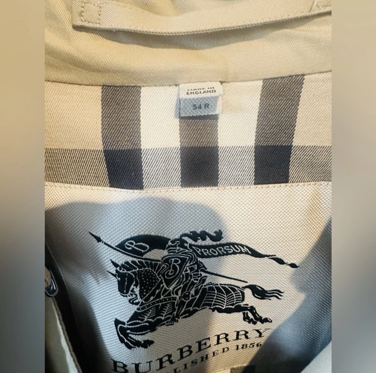 Burberry Trench Coat Men Vintage 'Kensington' Model, Made in England, Wool Liner - product detail image 4