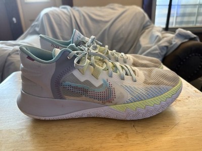 Men s 10.5 - Nike Kyrie Flytrap 5  1 World 1 People  Basketball Shoe Pastel