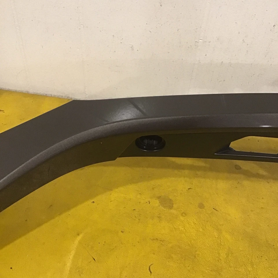 NUEVO * 2014 2015 2016 2017 Mazda 3 tapa maletero moldura panel OEM BHN9-50811 Foto 3 de 4