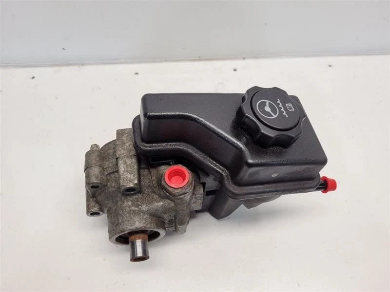 Bomba de dirección asistida Cadillac Deville 2000-05 (4,6 años)  Foto 2 de 4