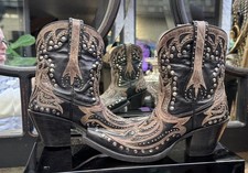 Corral Women  s Distressed Studded Overlay Short Boot Snip Toe Size 6.5 Amazing 