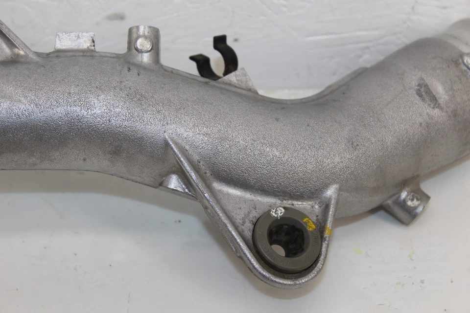 Tubo de entrada 2011-2017 Nissan Juke Nismo RS turbo 14460-1KC0A FABRICANTE DE EQUIPAMENTO ORIGINAL - Imagem 3 de 4