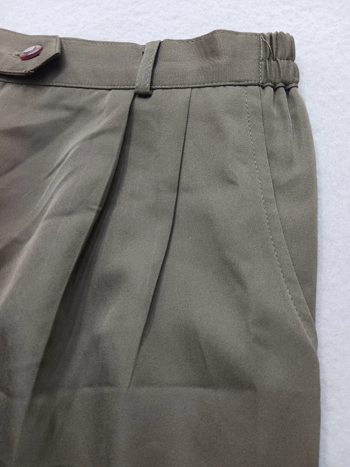 Pantalones Cortos de Golf Coral Bay para Mujer Talla 12 Verde Oliva Plisados Calce Relajado Entrepierna 6" Foto 2 de 4