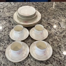 Mikasa Ivory Bone China WITH LOVE Dining Set 20  Pcs